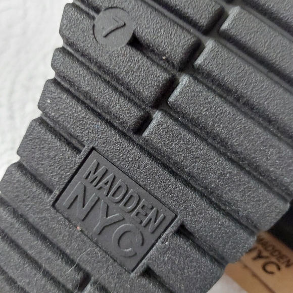 MADDEN NYC FAUX FUR LOW PLATFORM SANDALS NWT - Picture 7 of 10